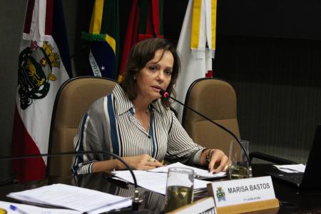 Na sessão ordinária desta terça-feira, a suplente Marisa Bastos (PT) assumiu a cadeira do colega de partido, vereador Sérgio Rambo.